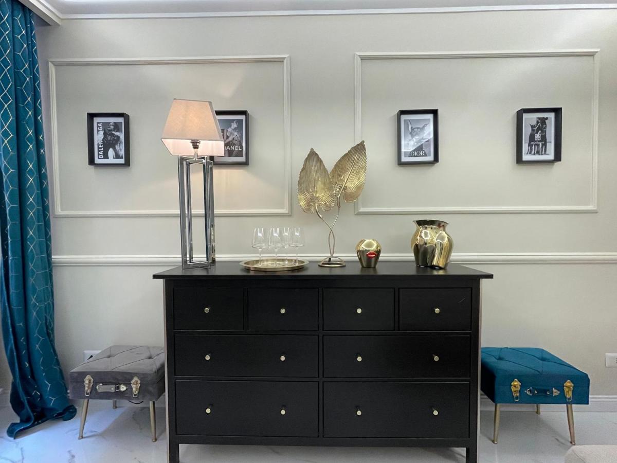 Spanish Steps Glamour & Sauna Luxury Apartment **** — Photos 1